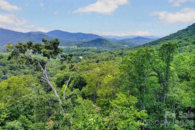 32 Nellie Bell Ln, Swannanoa, NC 28778