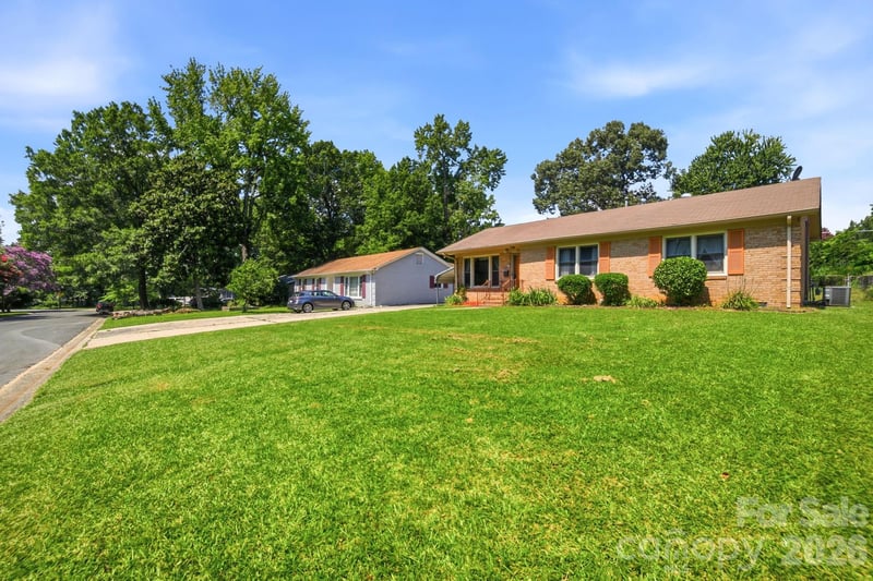 708 Aintree Rd, Charlotte, NC 28215