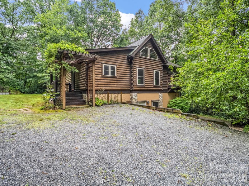160 Sweetwater Ridge Rd, Balsam Grove, NC 28708