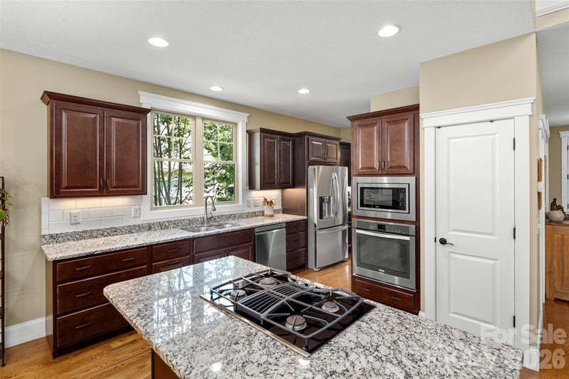 2 Ayr Ct, Arden, NC 28704