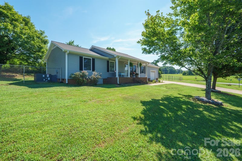 2384 Country Hollow Rd, Conover, NC 28613