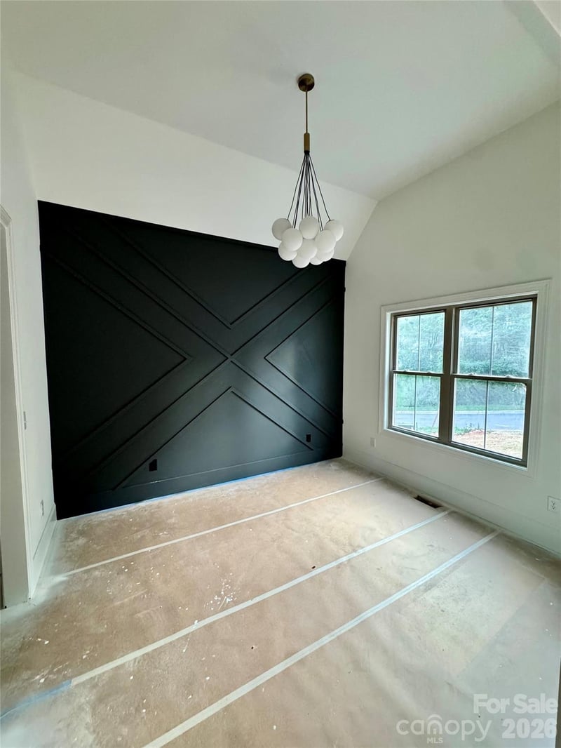 2815 1st St, Hickory, NC 28601