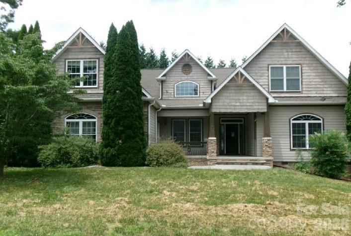 4 Sterling Oaks Dr, Fletcher, NC 28732