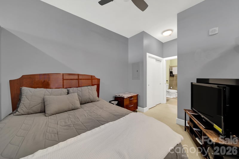 333 Trade St #2701, Charlotte, NC 28202