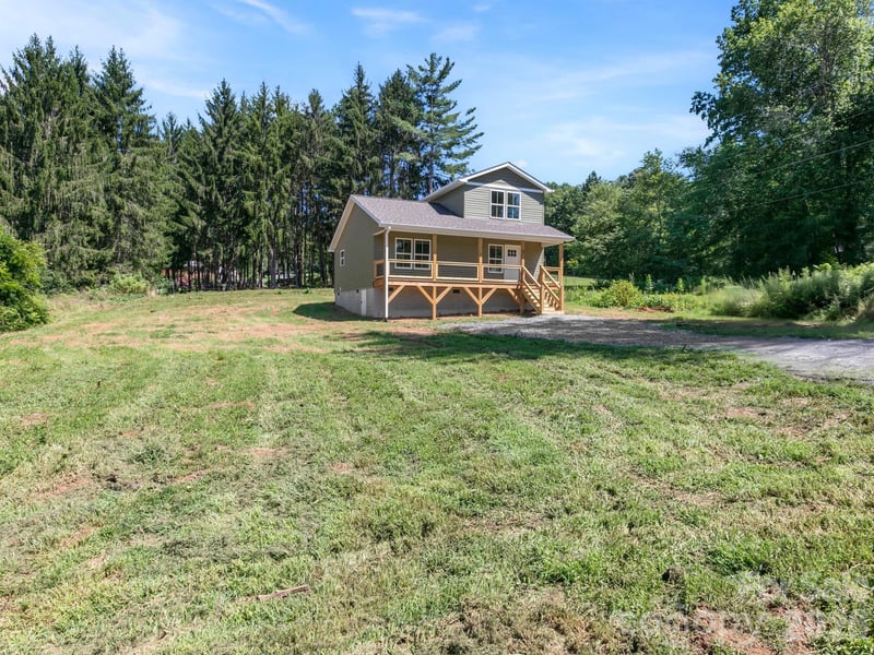 22 Roberts Dr, Candler, NC 28715