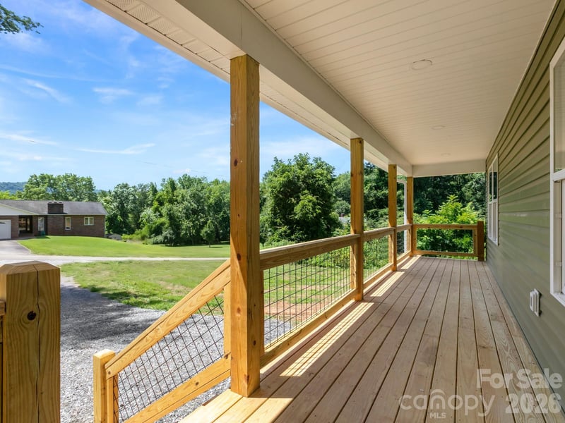 22 Roberts Dr, Candler, NC 28715
