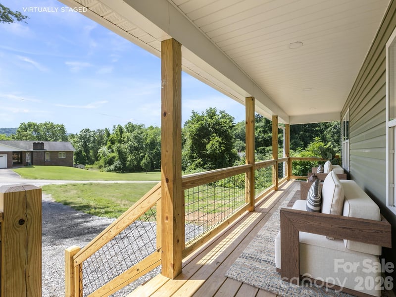 22 Roberts Dr, Candler, NC 28715