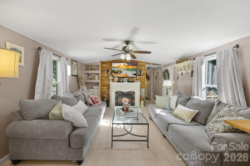 125 Ice Hollow Rd, Zirconia, NC 28790