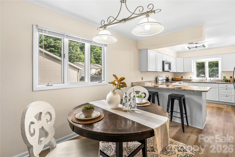 181 Britton Creek Ct, Hendersonville, NC 287891