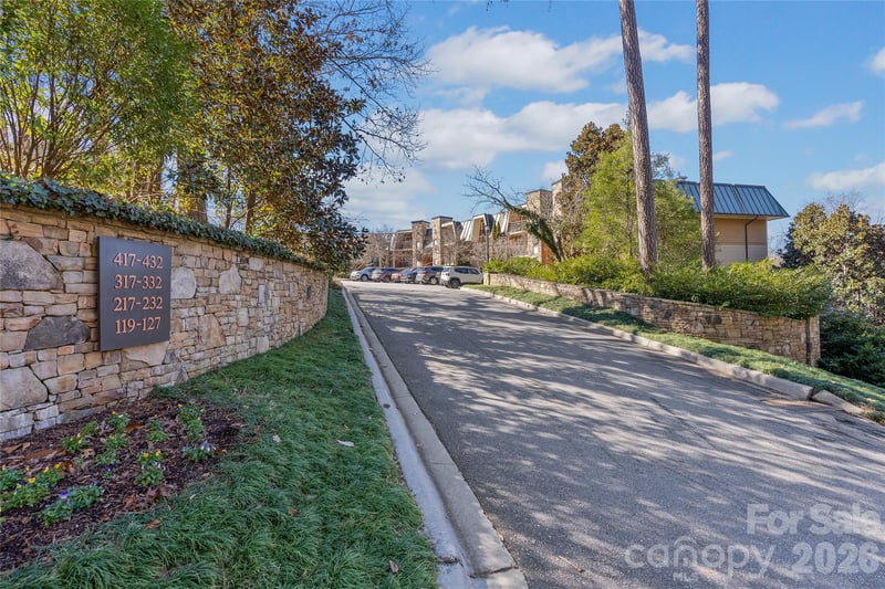 325 Bowling Park Rd, Asheville, NC 28803