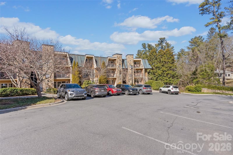 325 Bowling Park Rd, Asheville, NC 28803