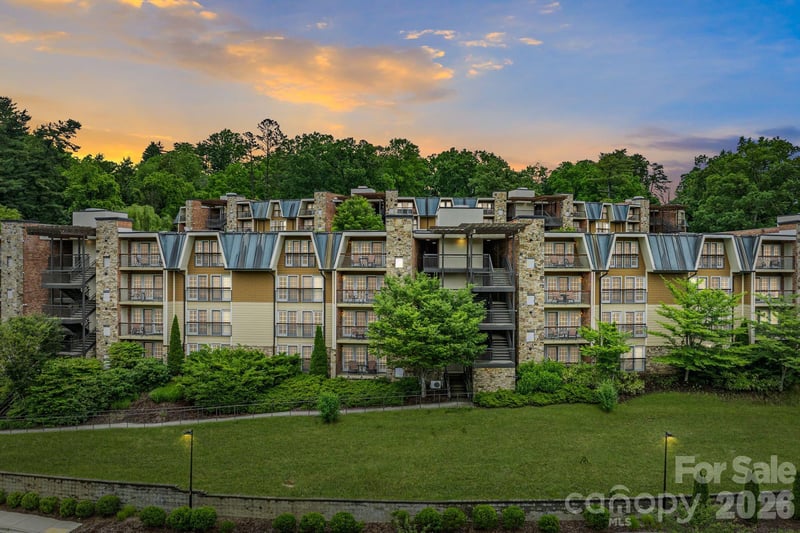 325 Bowling Park Rd, Asheville, NC 28803