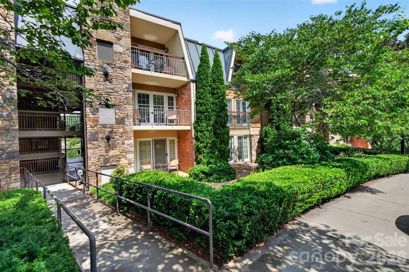 325 Bowling Park Rd, Asheville, NC 28803