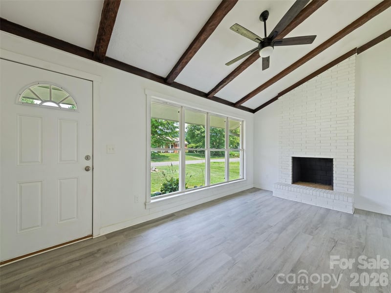 70 Levi St, Clyde, NC 28721