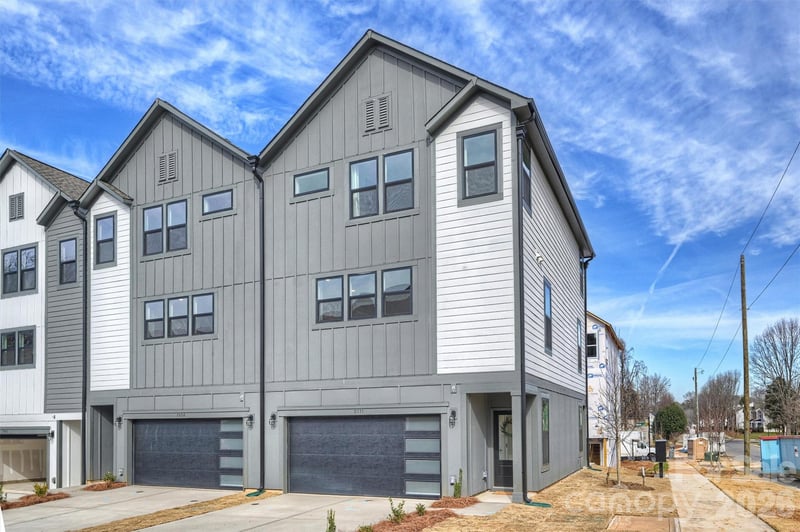 8031 Sansom Dr, Charlotte, NC 28213