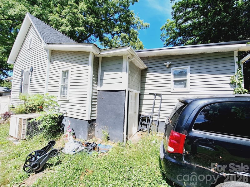632 Wood St, Statesville, NC 28677