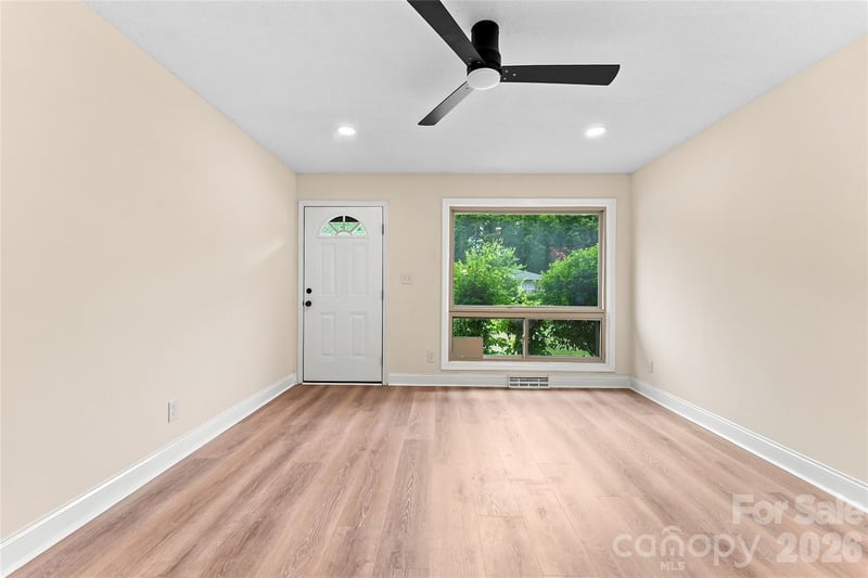 4900 Malibu Dr, Charlotte, NC 28215