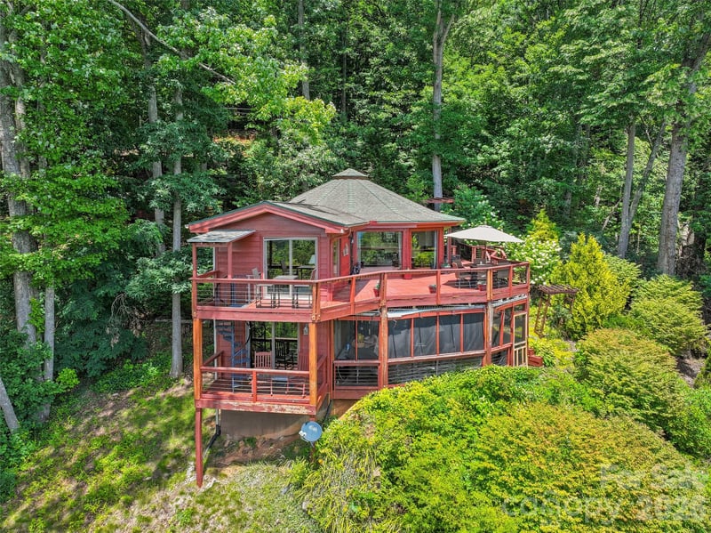 632 Dogwood Trl, Waynesville, NC 28786