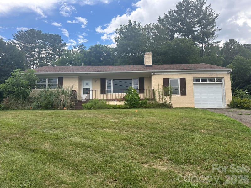 610 Enka Lake Rd, Candler, NC 28715