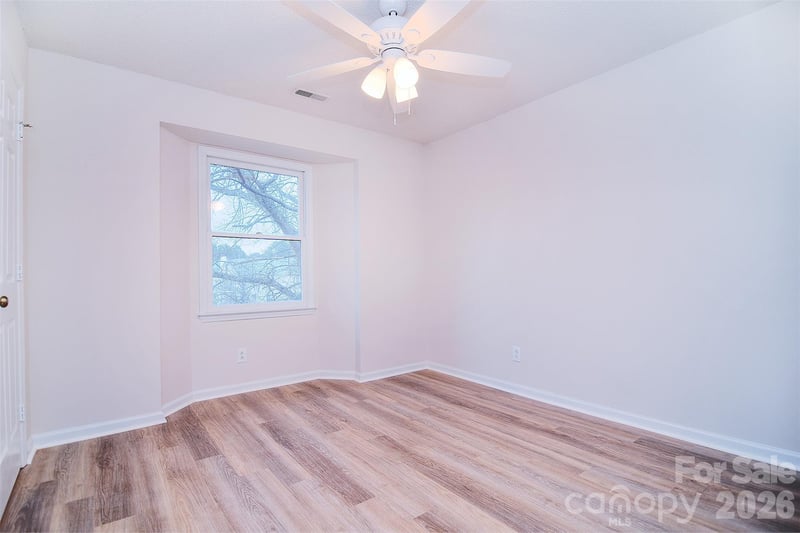 6120 Meadow Rose Ln, Charlotte, NC 28215