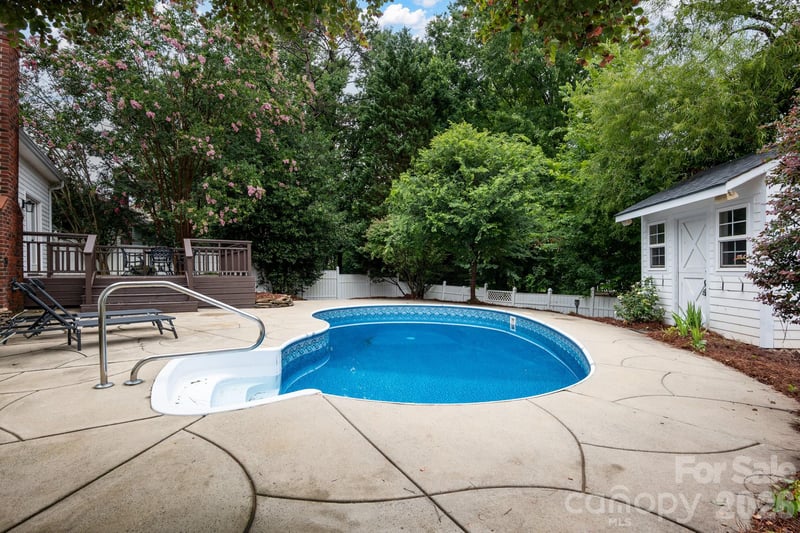 3412 Pondridge Ct, Charlotte, NC 28269
