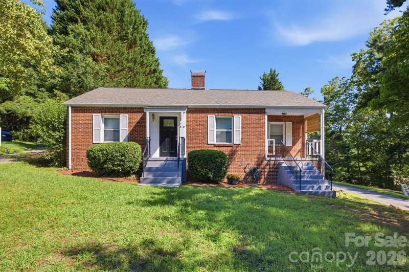 1060 14th Ave, Hickory, NC 28601