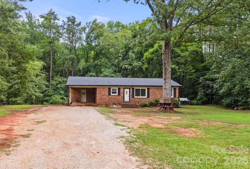 3104 University Dr, Lancaster, SC 29720
