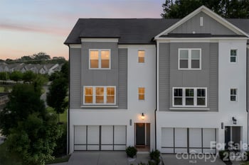 543 Greystone Rd, Charlotte, NC 28209