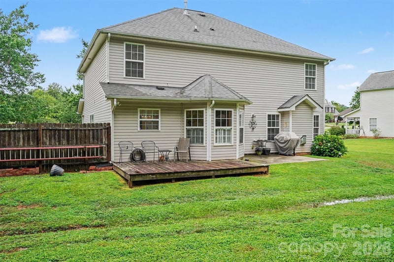 2700 Loxdale Farms Dr, Monroe, NC 28110