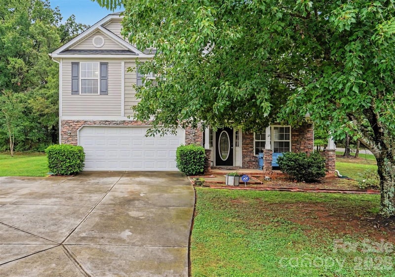2700 Loxdale Farms Dr, Monroe, NC 28110