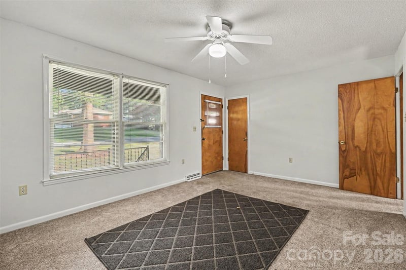 777 Springdale Ln, Gastonia, NC 28052