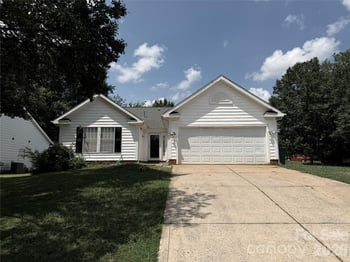 1202 Gretna Green Dr, Charlotte, NC 28217