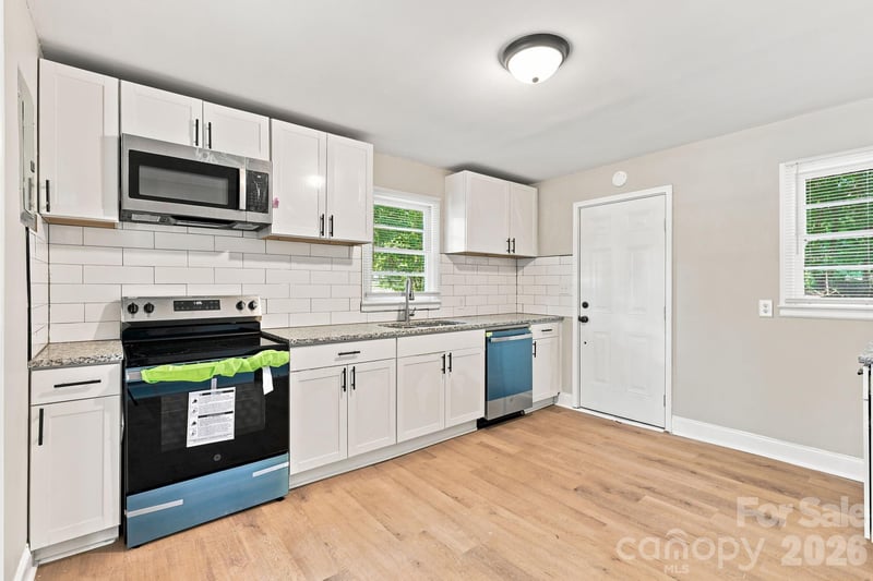 3708 Carlyle Dr, Charlotte, NC 28208