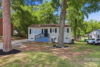 3708 Carlyle Dr, Charlotte, NC 28208