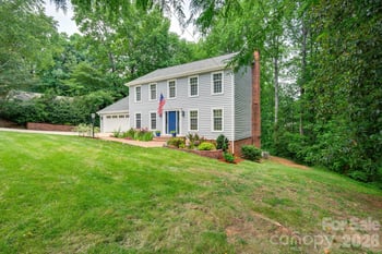 200 35th Ave NW, Hickory, NC 28601