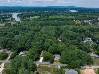 200 35th Ave NW, Hickory, NC 28601