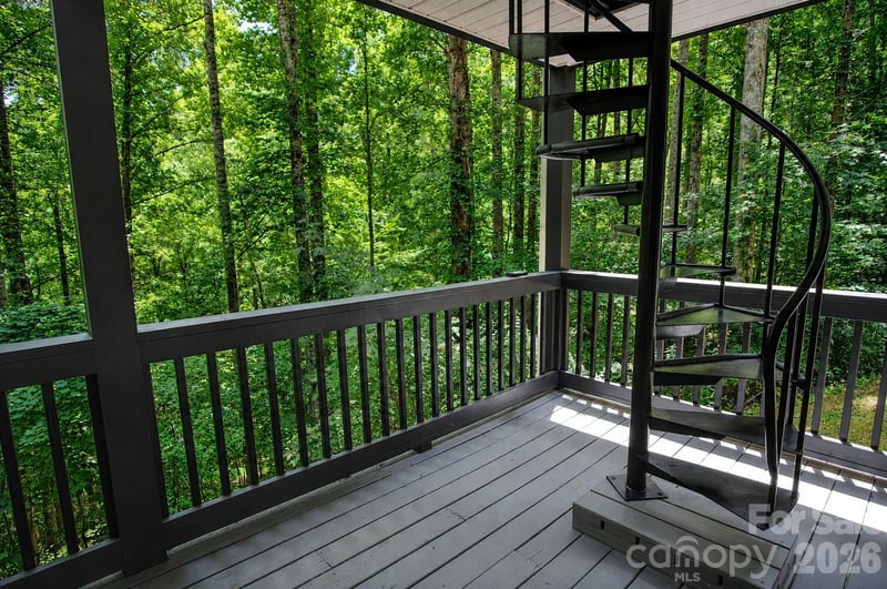 47 Caribou Ln, Burnsville, NC 28714