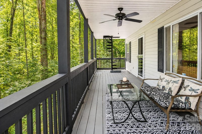 47 Caribou Ln, Burnsville, NC 28714
