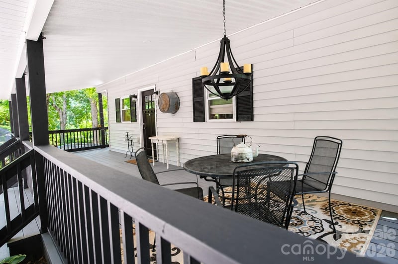 47 Caribou Ln, Burnsville, NC 28714