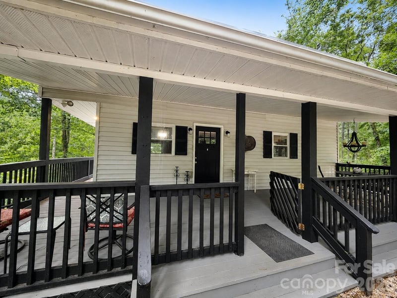47 Caribou Ln, Burnsville, NC 28714