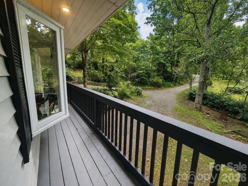 47 Caribou Ln, Burnsville, NC 28714