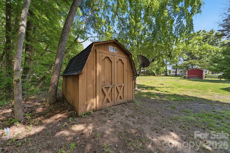 617 Autumn Dr, Harrisburg, NC 28075