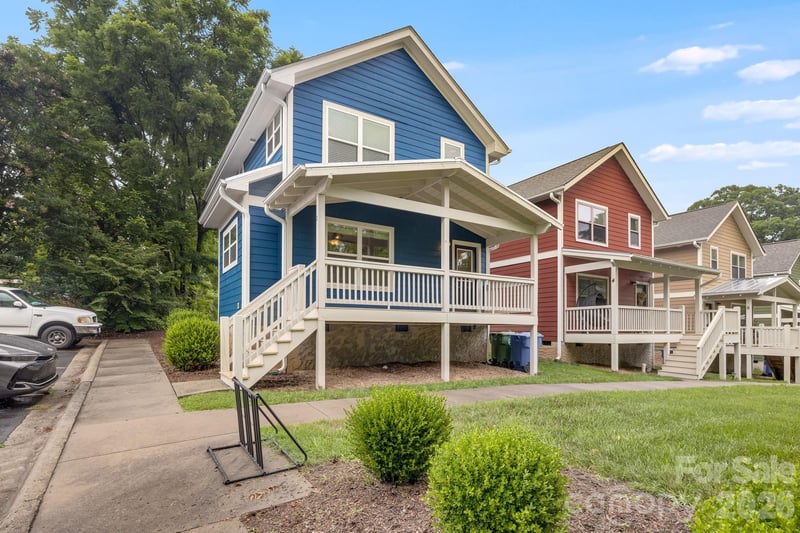 2 Cottage Cove Ln, Asheville, NC 28803
