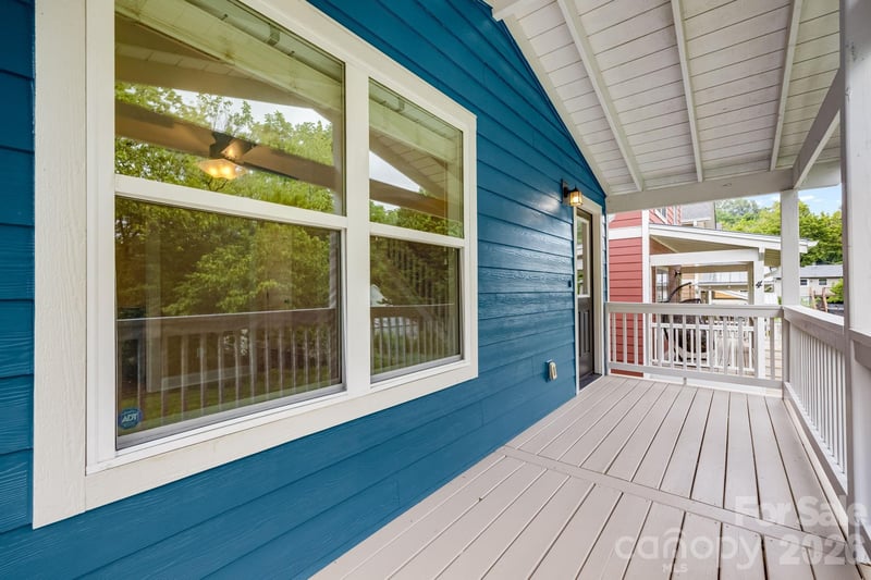 2 Cottage Cove Ln, Asheville, NC 28803