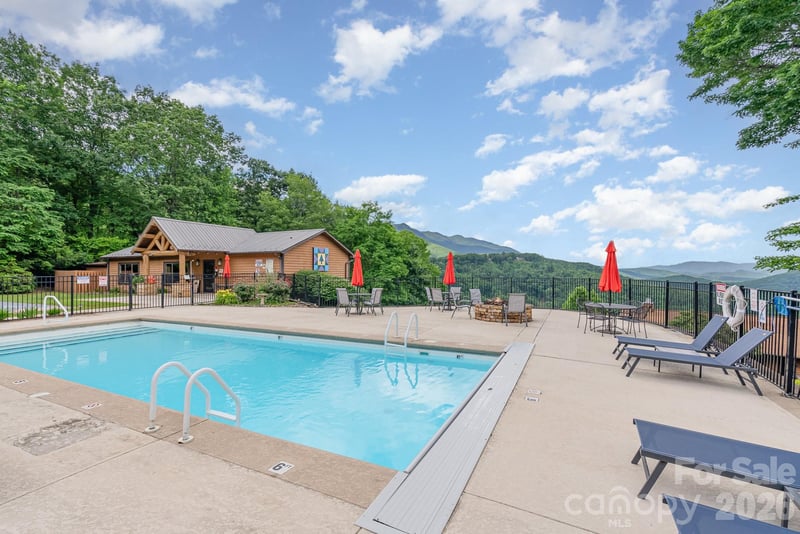 508 Over Look Dr #2, Burnsville, NC 28714