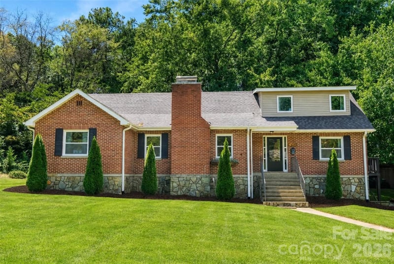 317 Balsam Dr, Waynesville, NC 28786
