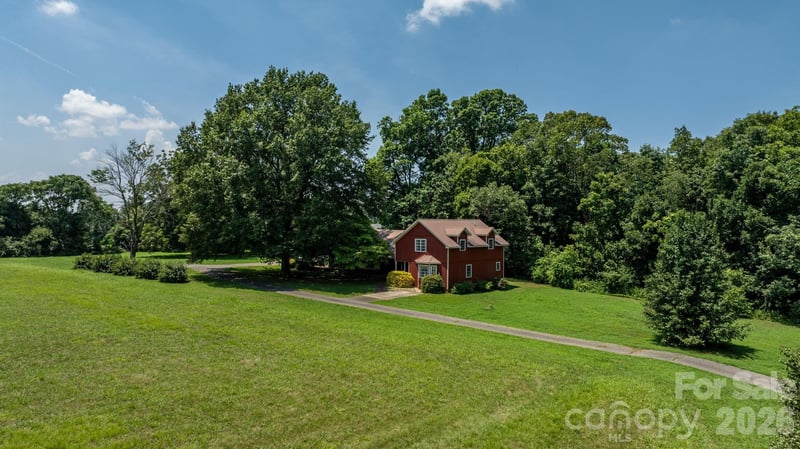 2097 Hermit Trl, Newton, NC 28658