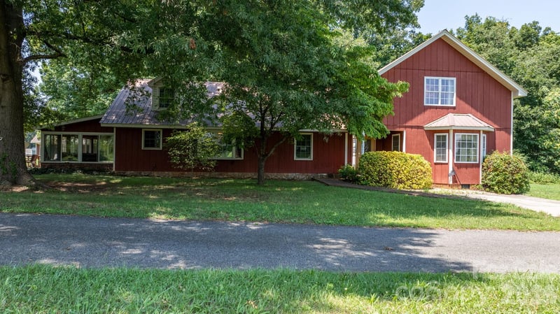 2097 Hermit Trl, Newton, NC 28658