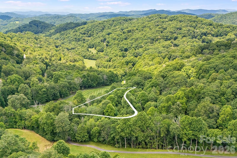 646 El Miner Dr, Mars Hill, NC 28754