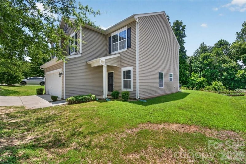3323 Mortemer Ln, Charlotte, NC 28262